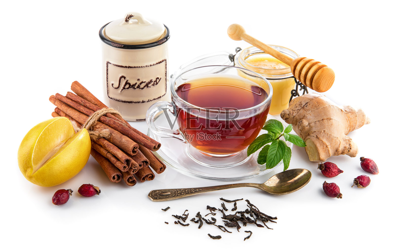 杯茶加姜香料和薄荷。照片摄影图片