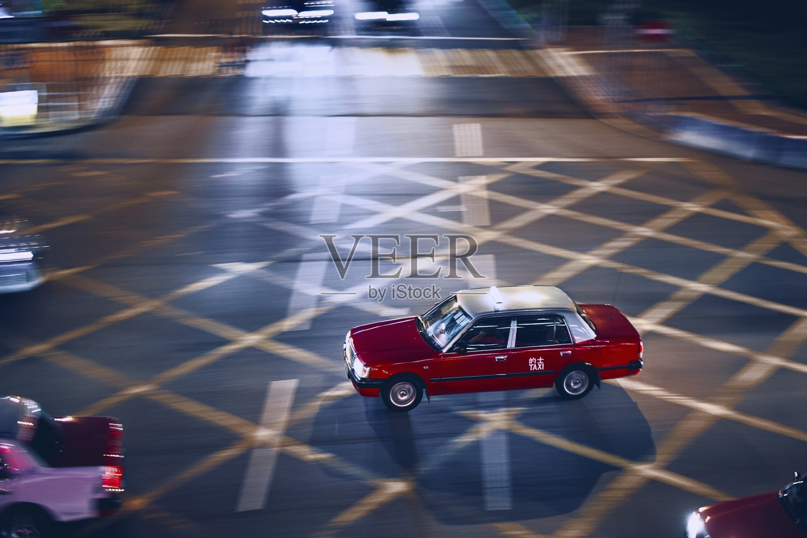 出租车晚上照片摄影图片