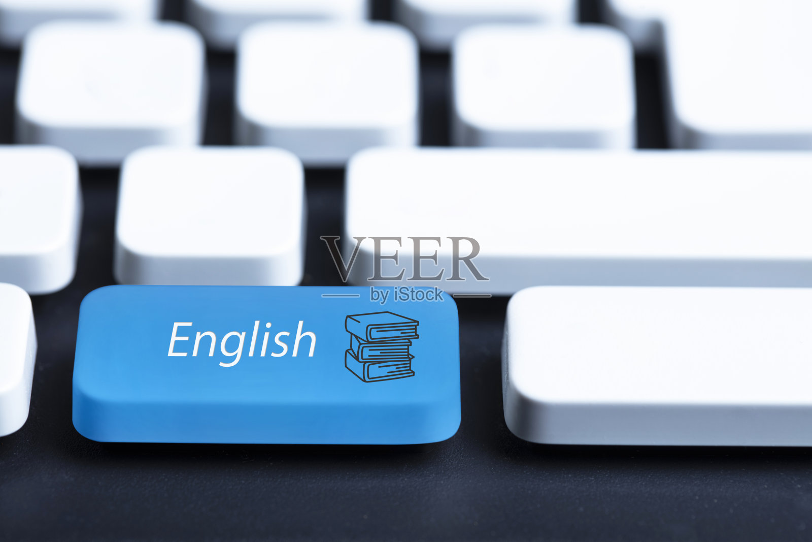 现代键盘和蓝色英语按钮照片摄影图片
