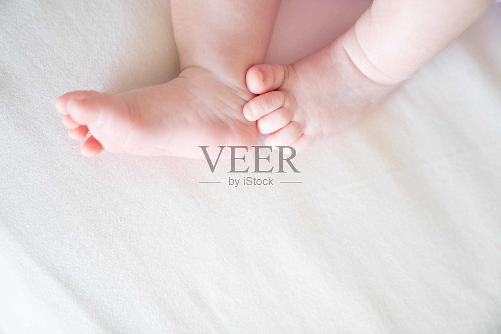 新生儿婴儿脚的特写照片照片摄影图片