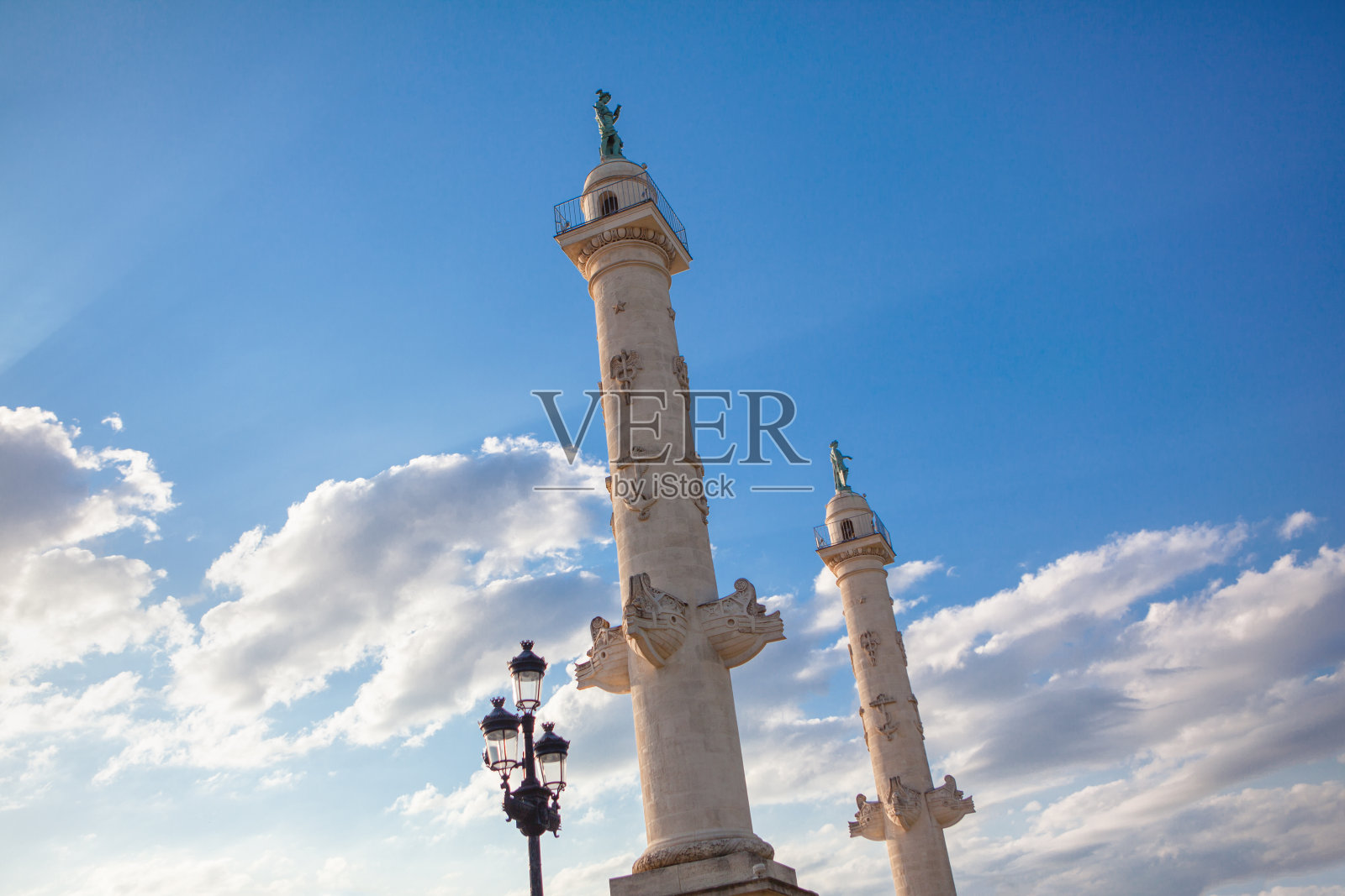 五孔广场的柱子照片摄影图片