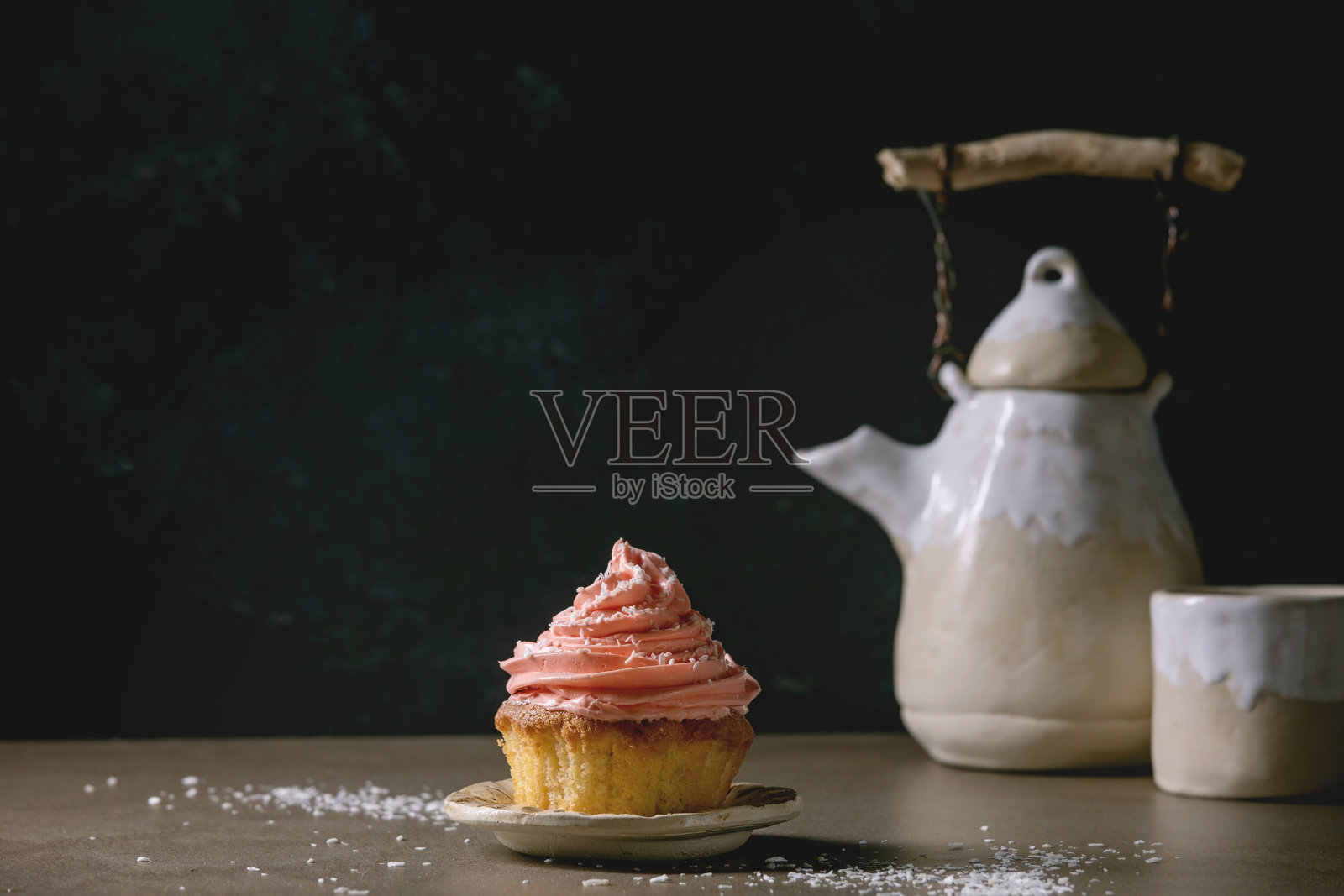 自制奶油小蛋糕照片摄影图片