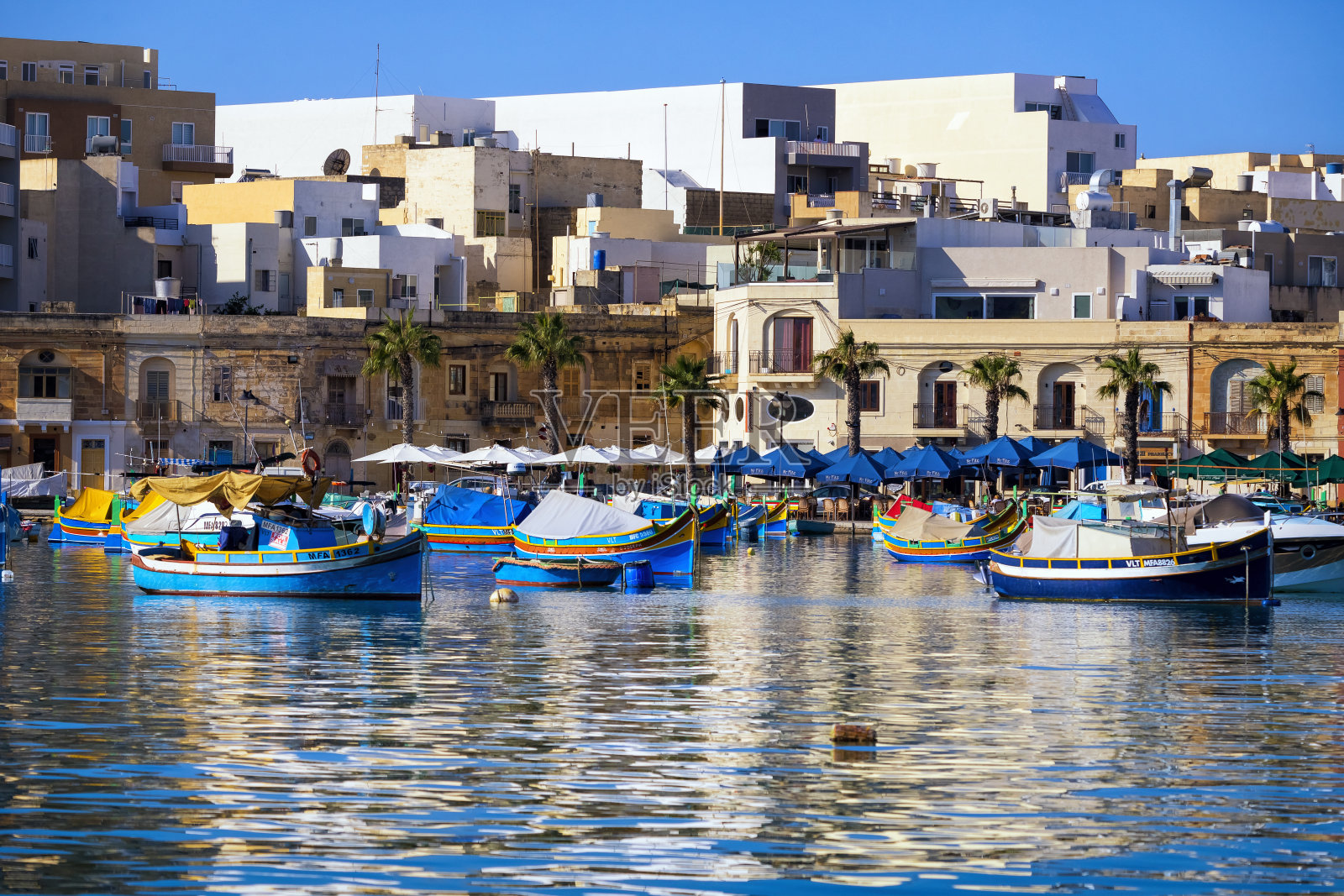 马耳他-地中海旅游目的地，Marsaxlokk渔村照片摄影图片