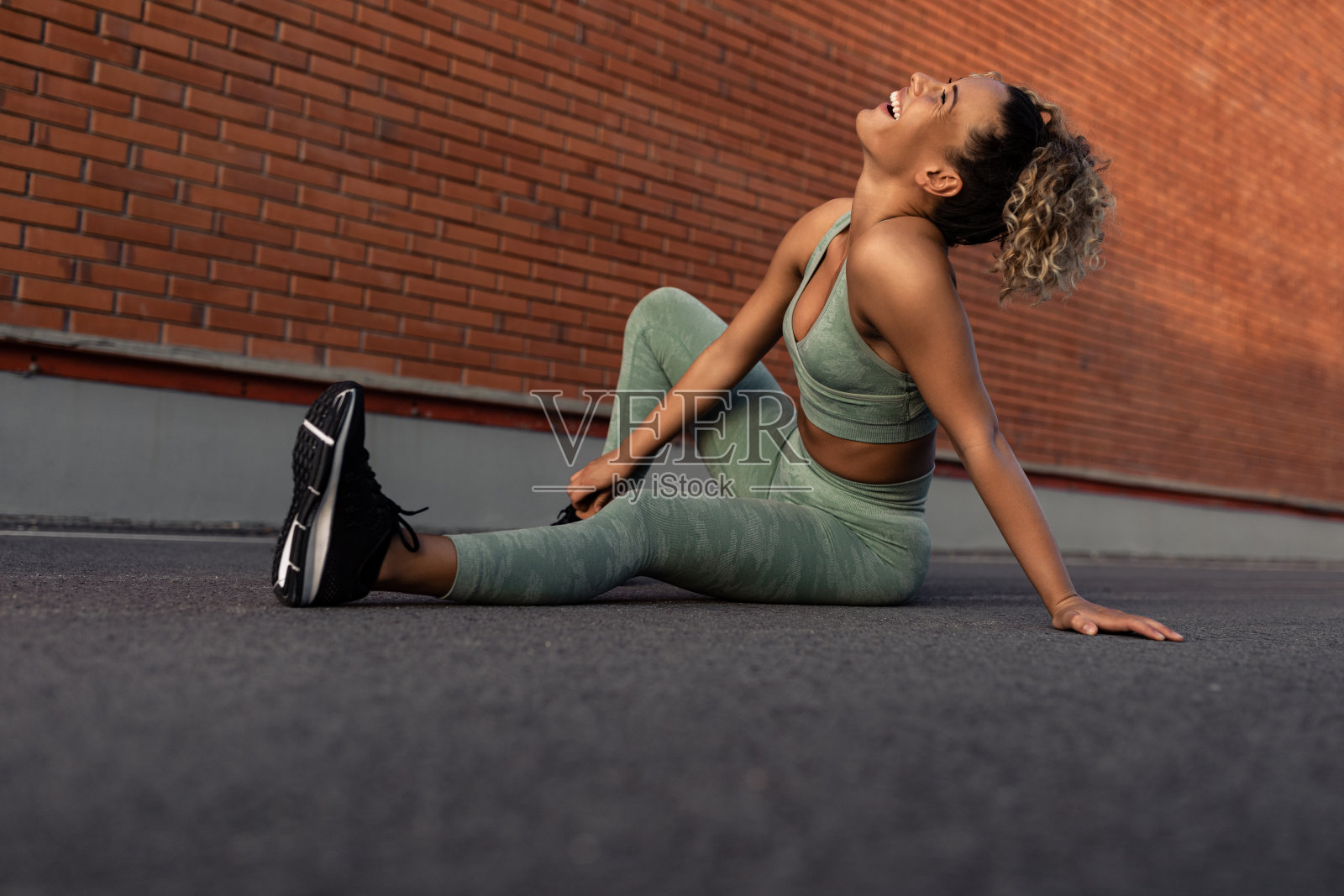 没有理由不锻炼照片摄影图片