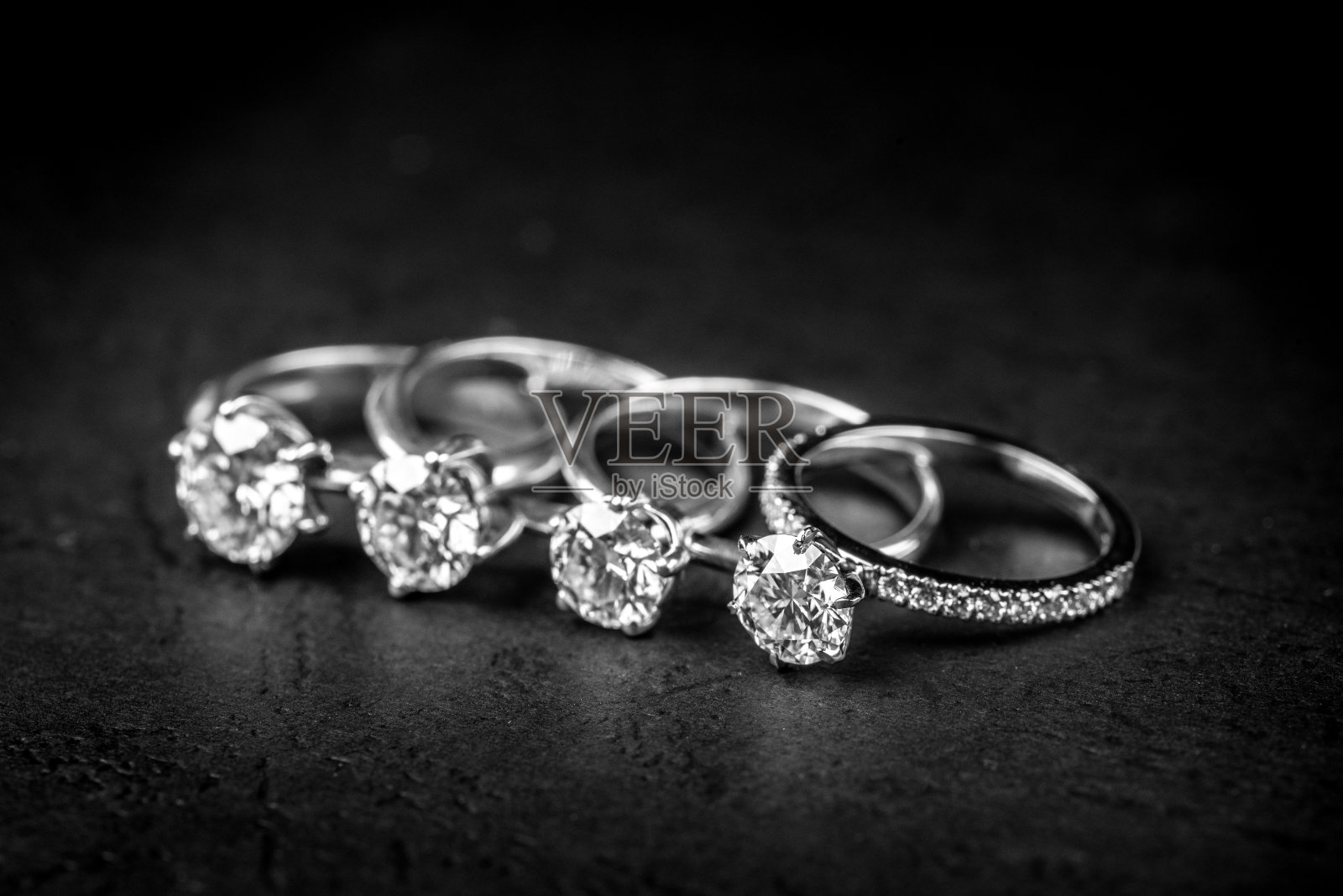 钻石订婚戒指照片摄影图片