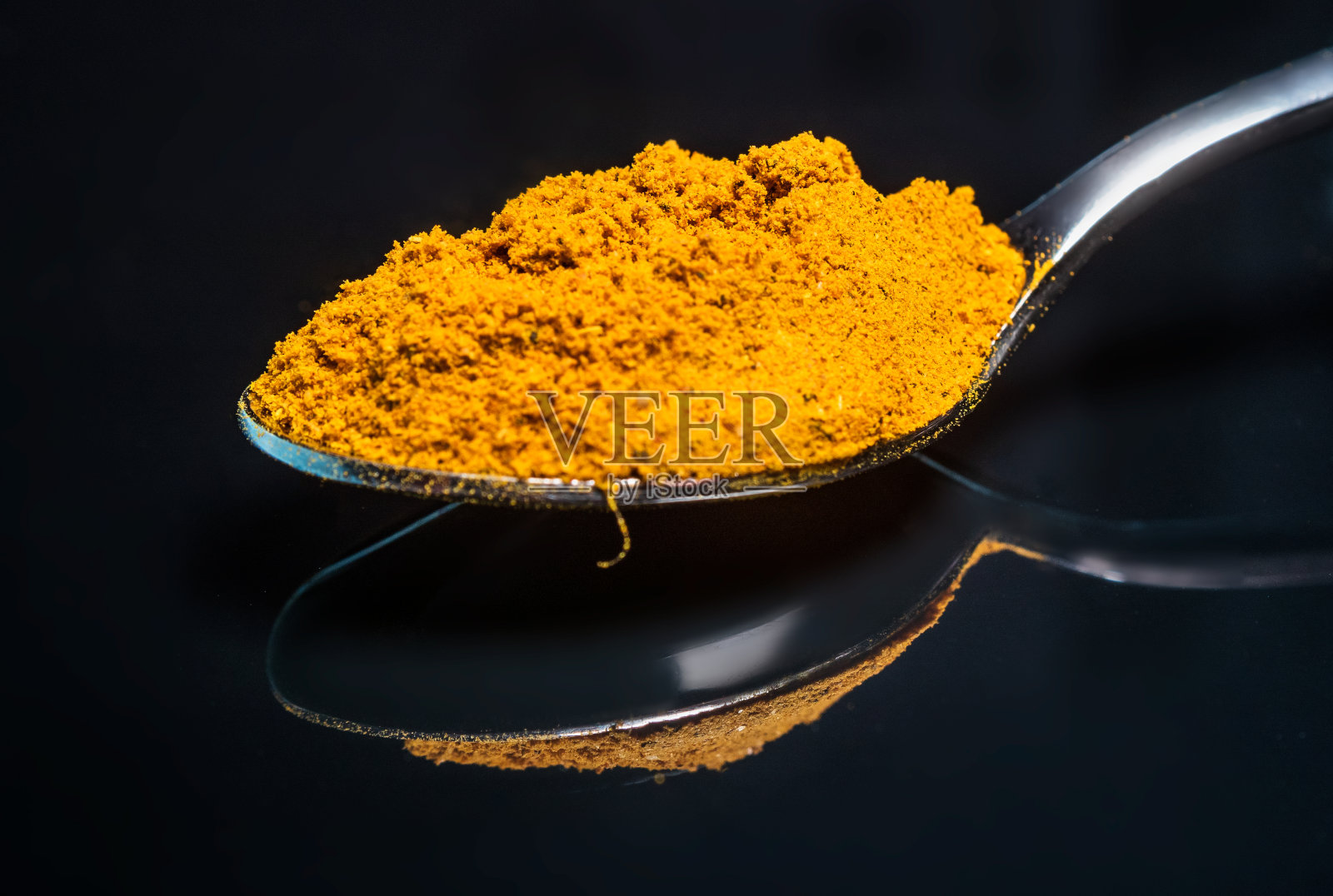 陶瓷勺子混合香料照片摄影图片