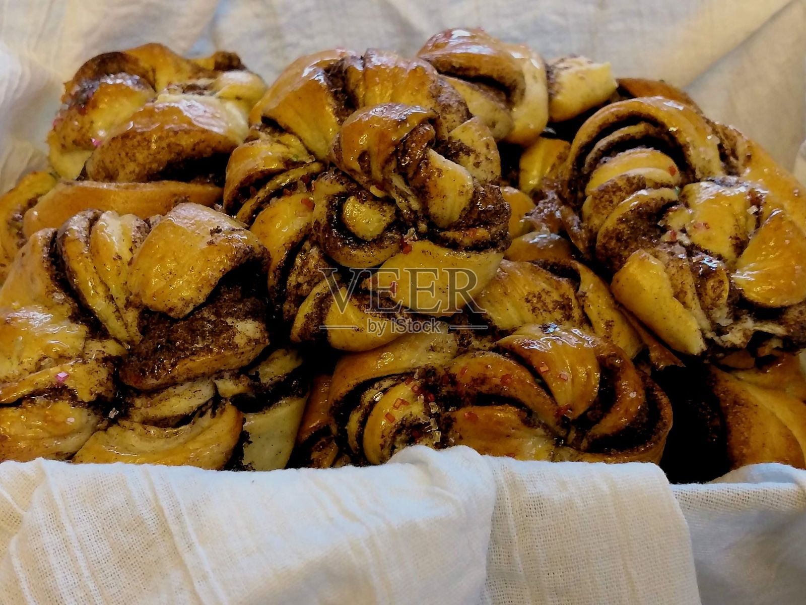 肉桂面包照片摄影图片