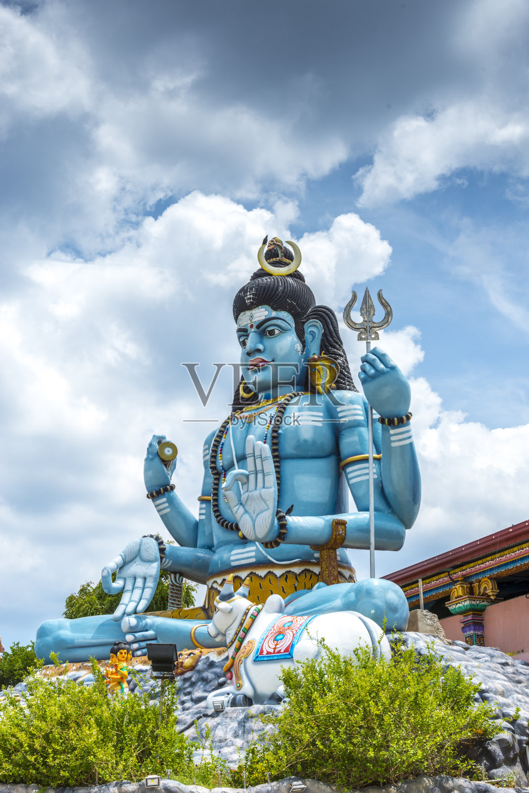 斯里兰卡亭可马里的湿婆神巨大雕像照片摄影图片