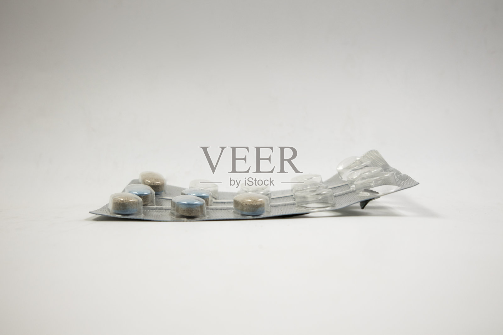 药片孤立于白色照片摄影图片