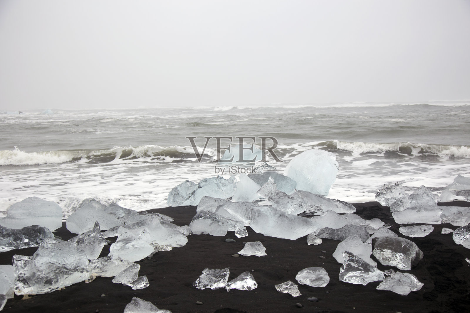 冰岛-钻石海滩和冰山照片摄影图片