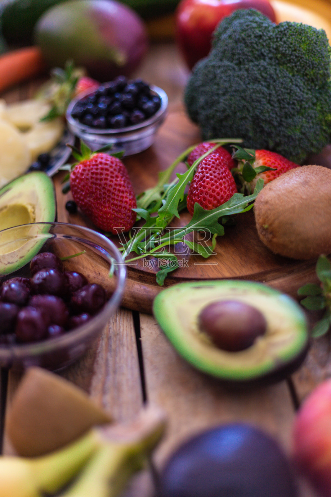 水果和蔬菜在桌子上，特写照片摄影图片