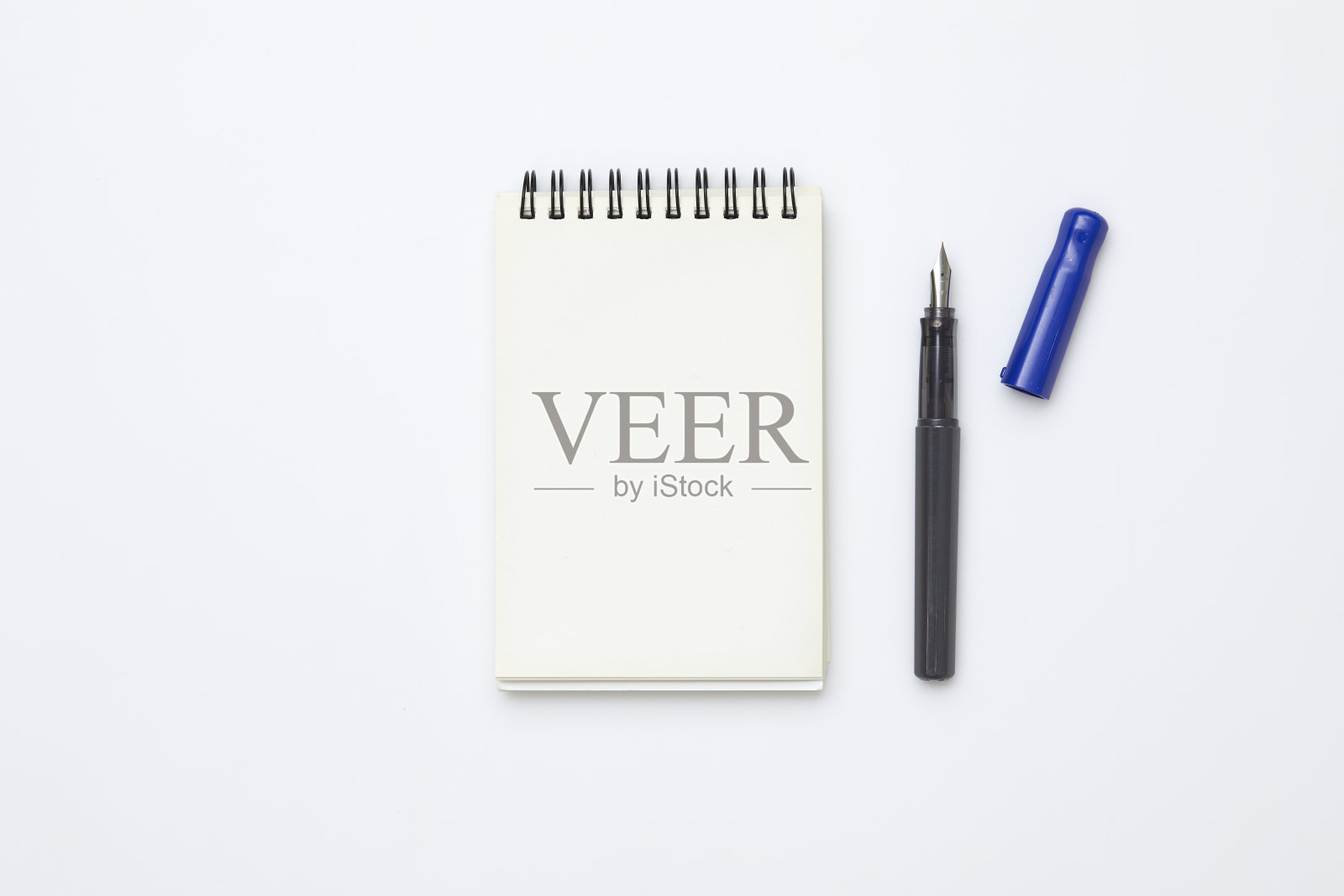 从现在开始我要画画。普通的便条纸。照片摄影图片