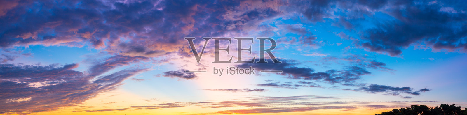 黄昏天空与云彩和色彩斑斓的日落自然抽象背景照片摄影图片