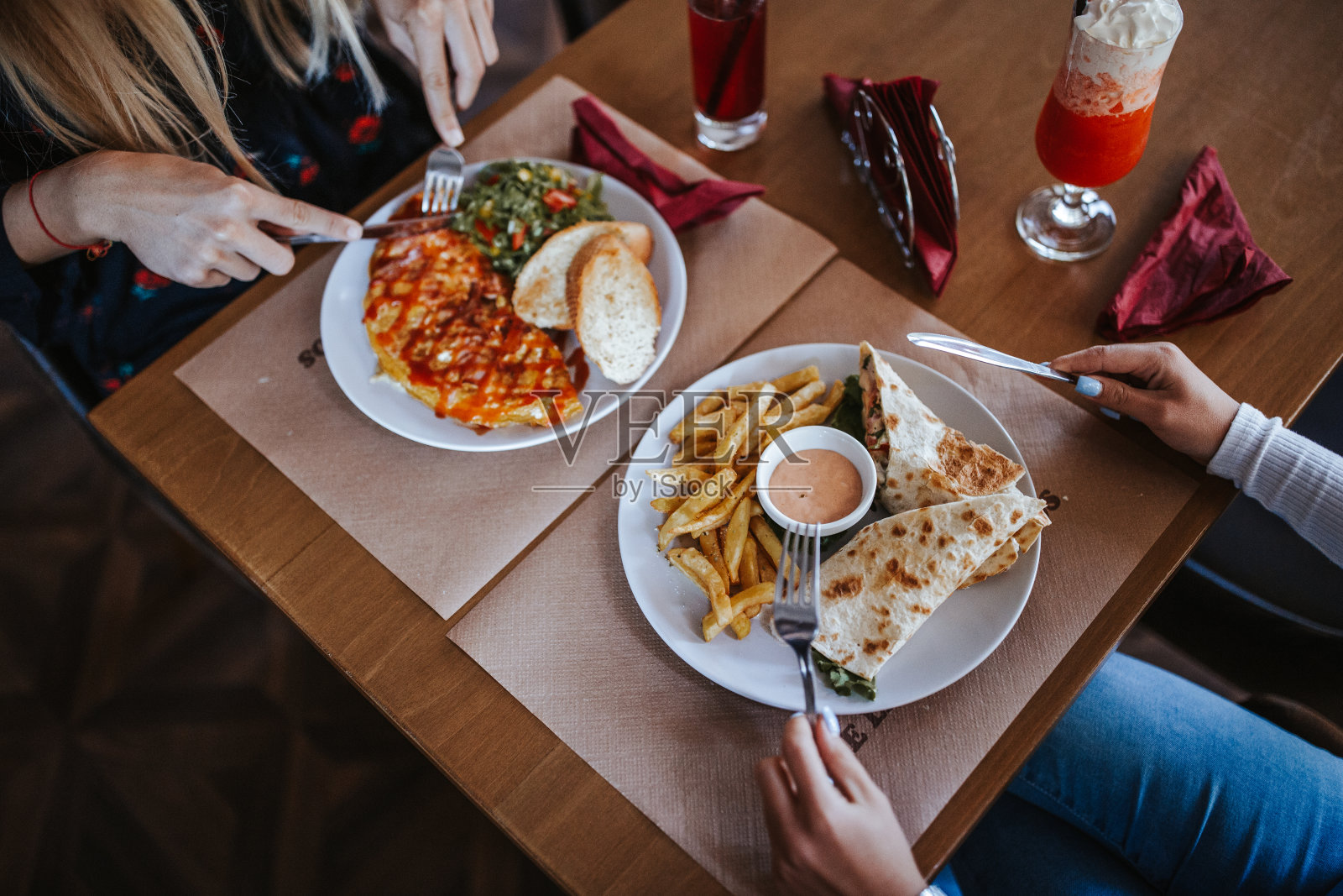 午休时间照片摄影图片
