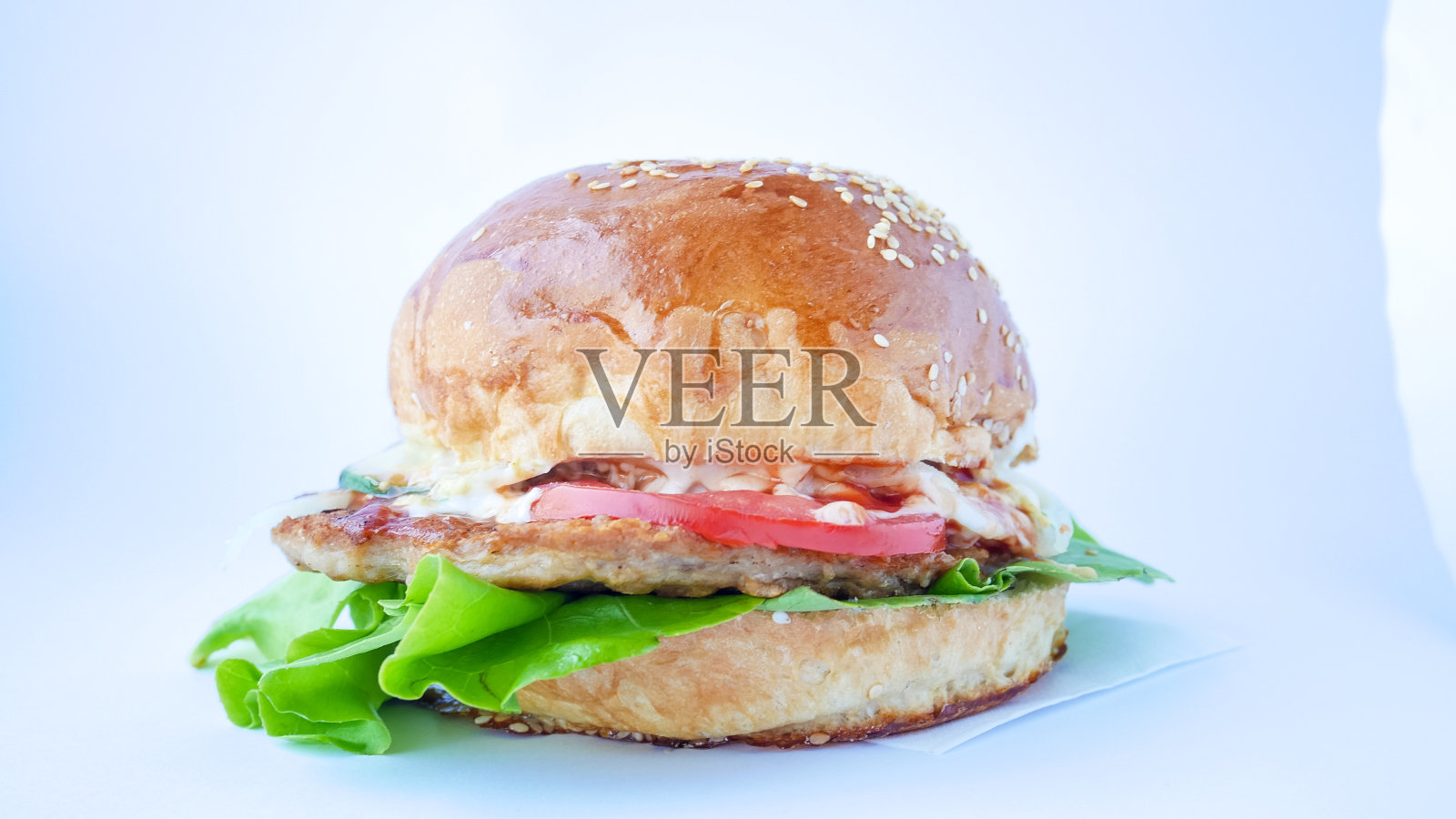 餐馆里的肉汉堡照片摄影图片