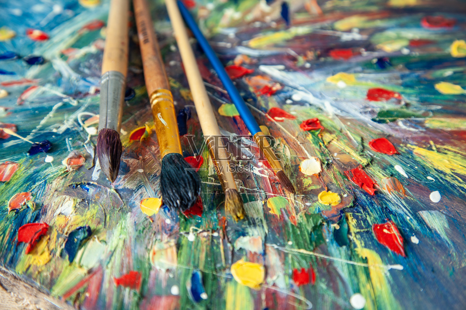 画笔上的彩色图片背景照片摄影图片