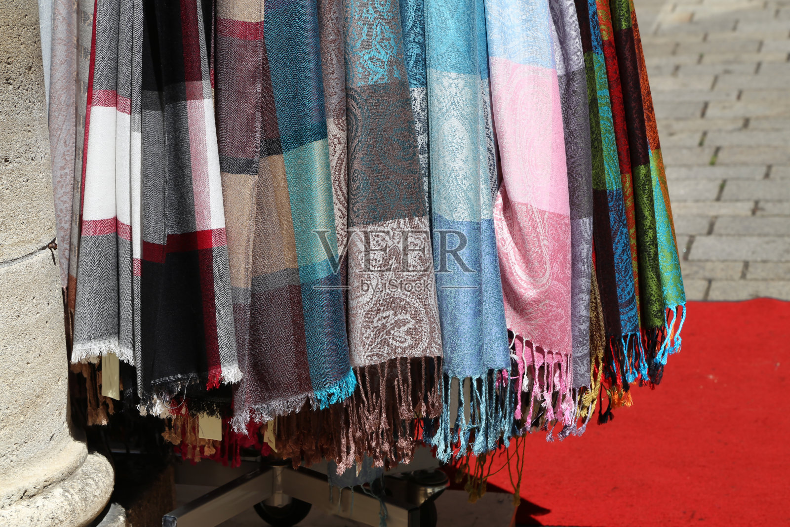 美丽的彩色围巾照片摄影图片