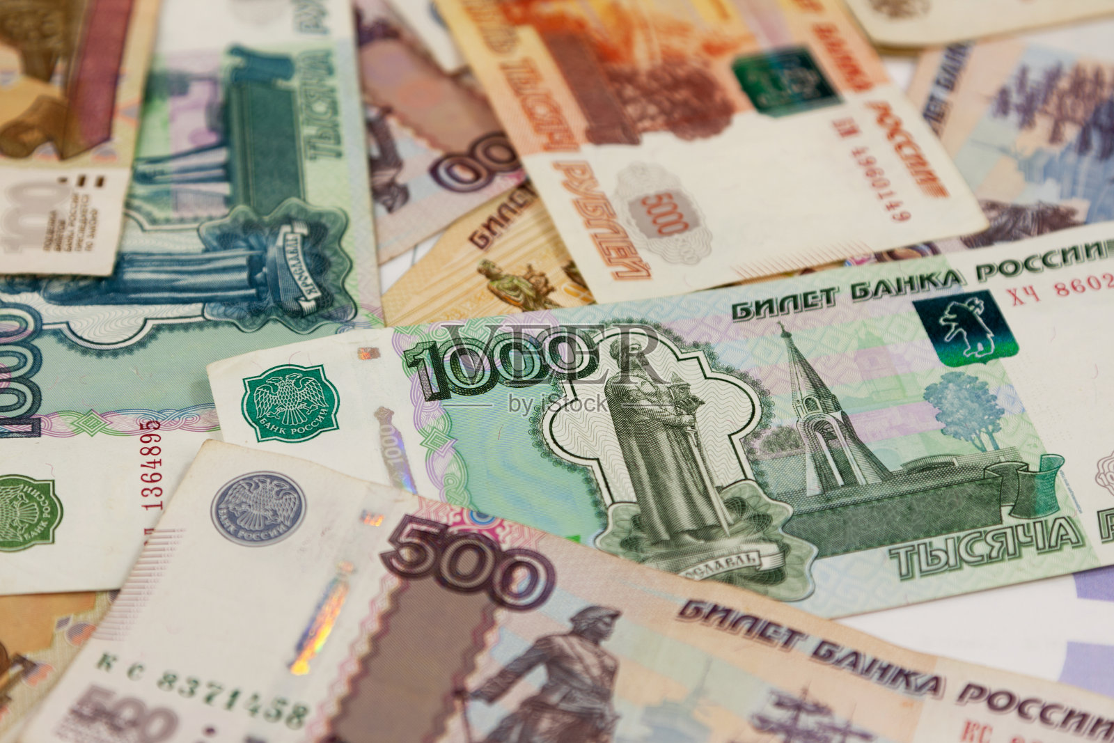 钱的背景。一大堆卢布。纸币的背景。照片摄影图片