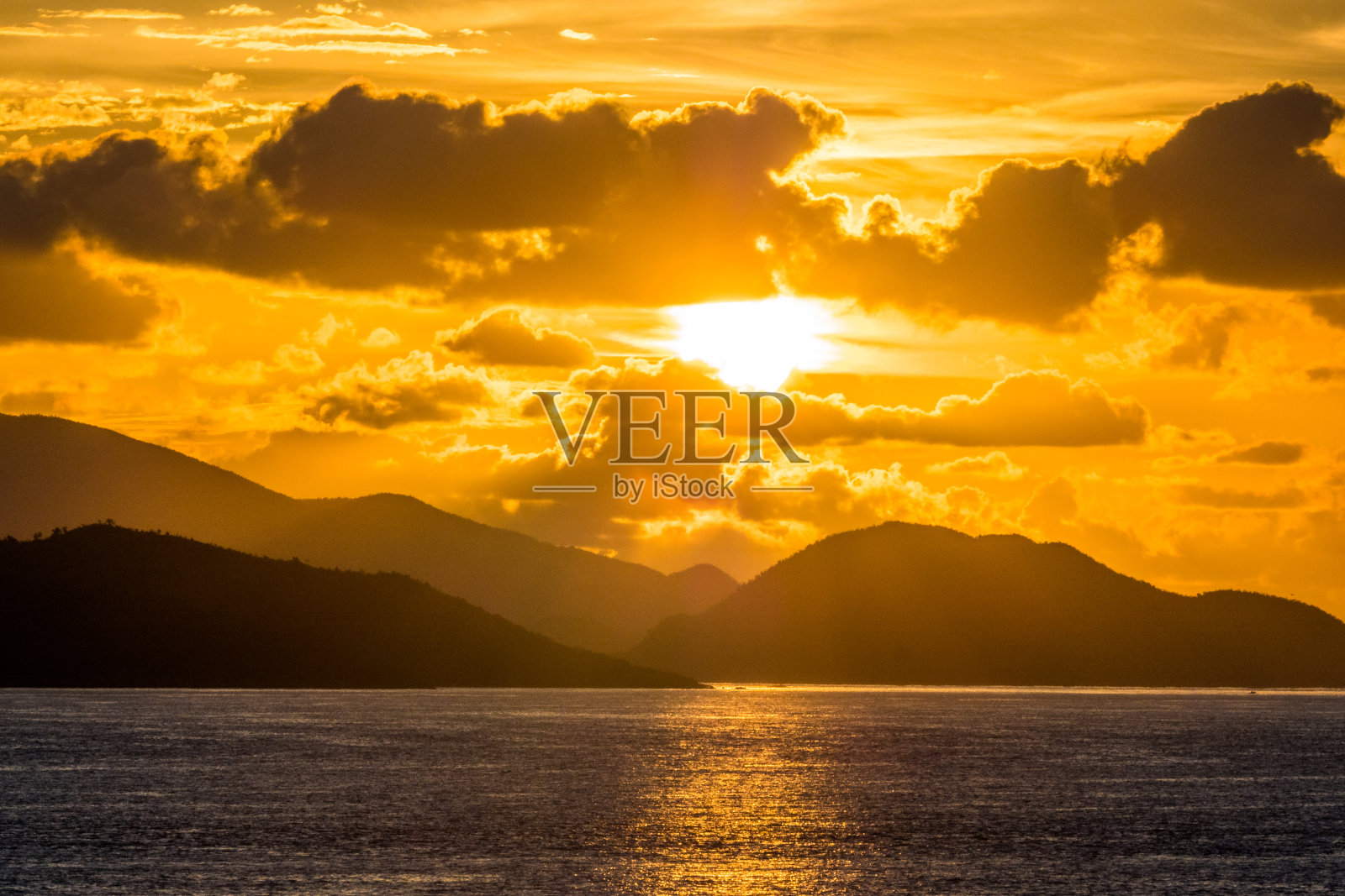 加勒比海维尔京群岛的日出照片摄影图片