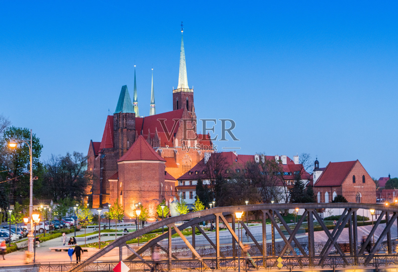 波兰弗罗茨瓦夫大教堂和挂锁照片摄影图片