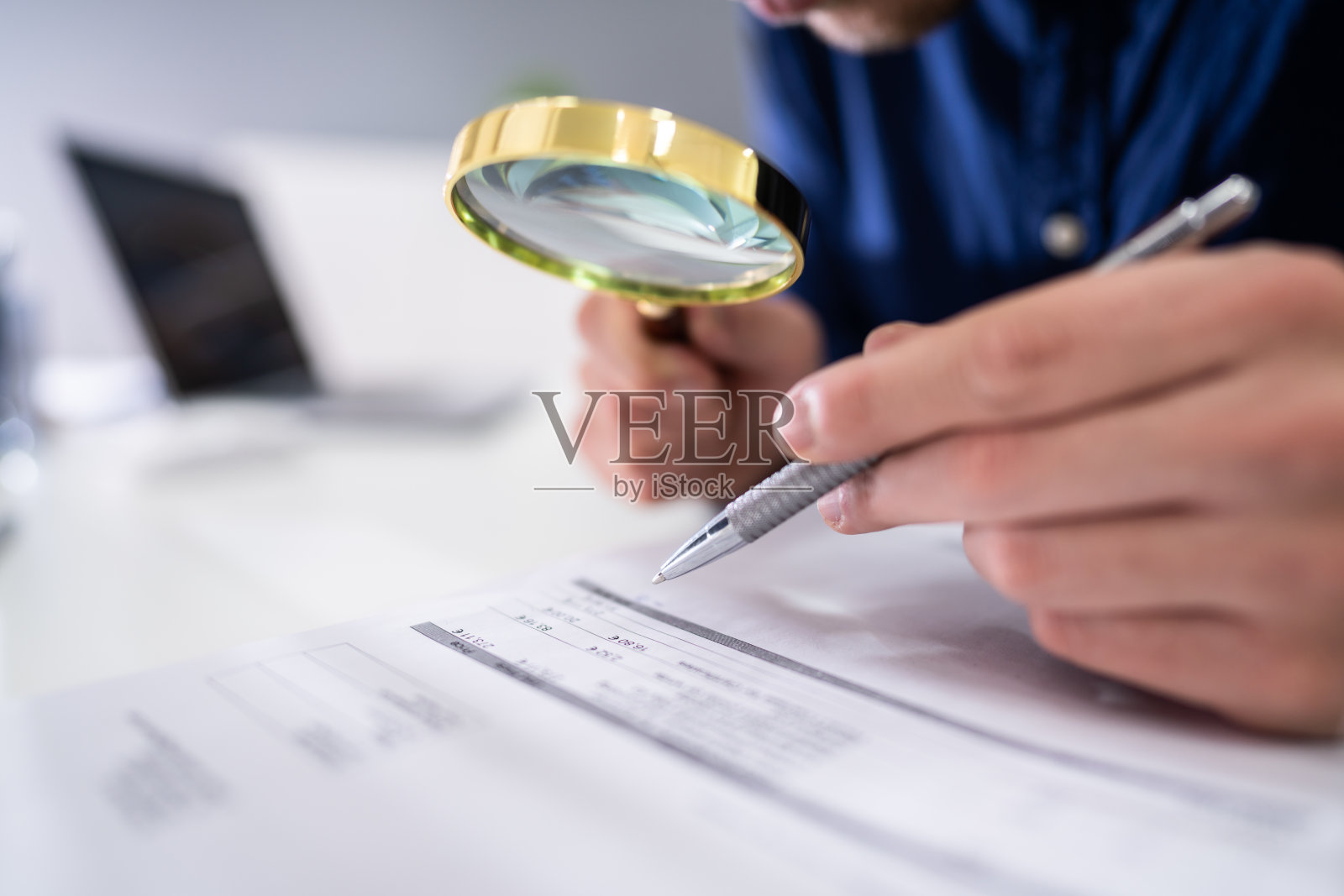 商人分析文件照片摄影图片