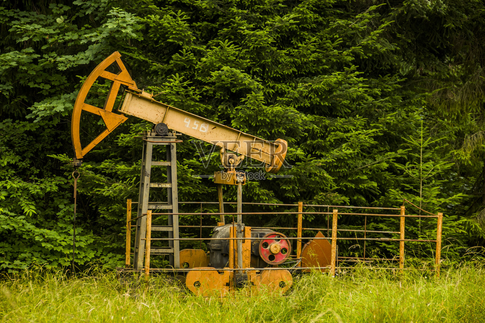 旧的油泵照片摄影图片