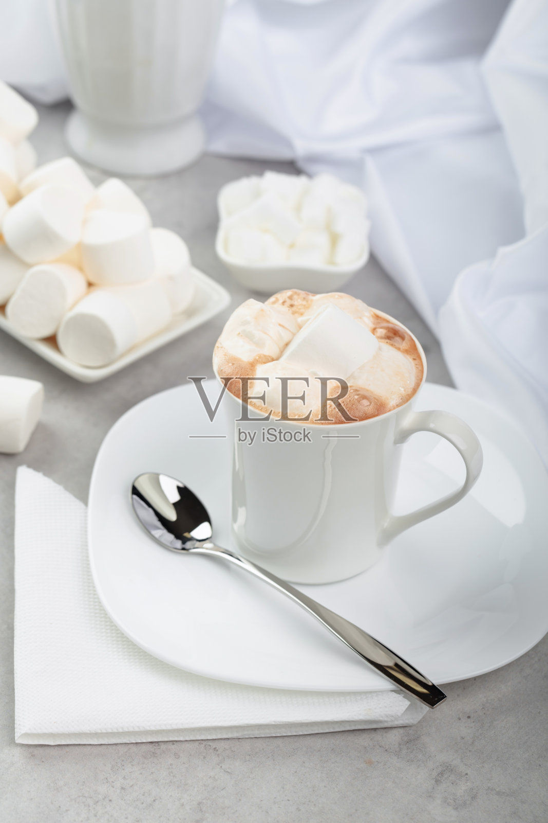 棉花糖热巧克力。照片摄影图片