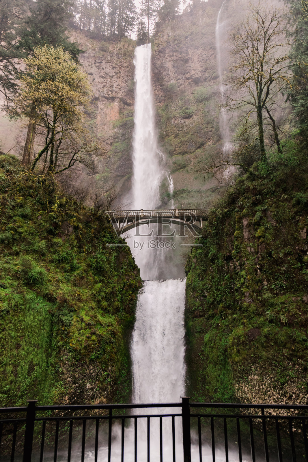 俄勒冈州马特诺玛瀑布照片摄影图片