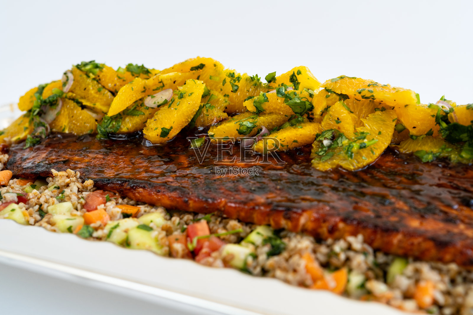 塔博勒的柑橘三文鱼拼盘照片摄影图片