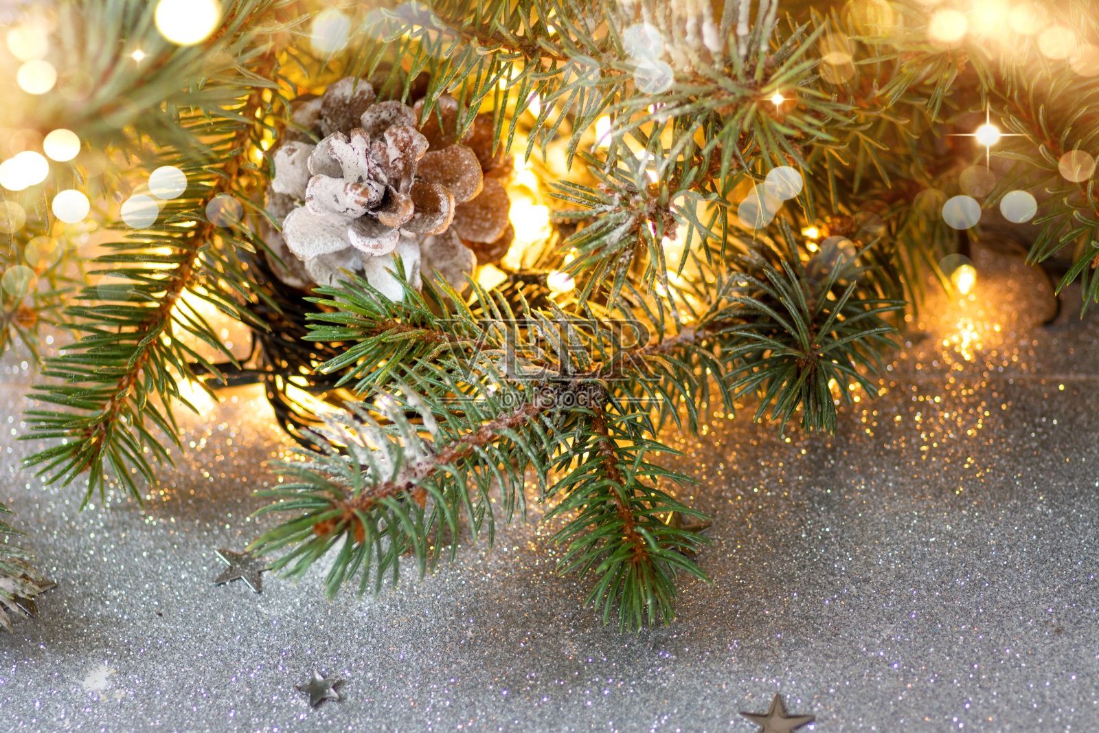 闪亮的圣诞装饰与节日背景照片摄影图片