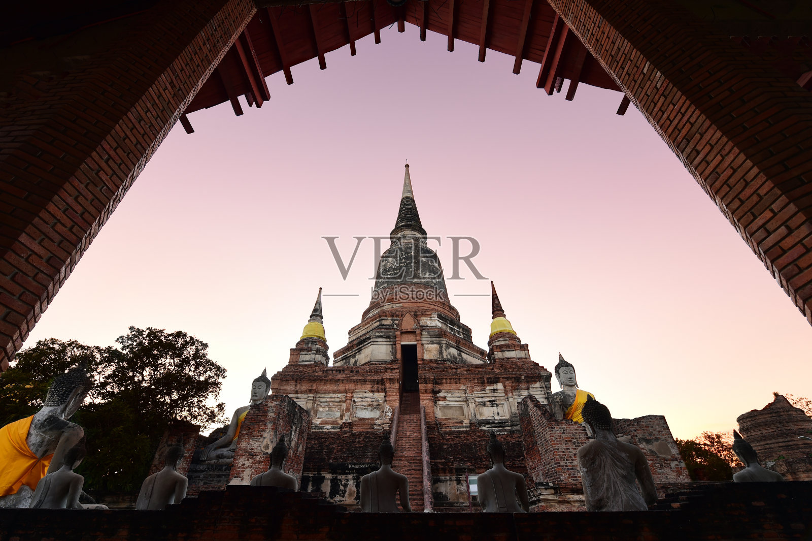 Yai Chaimongkol佛塔景观照片摄影图片