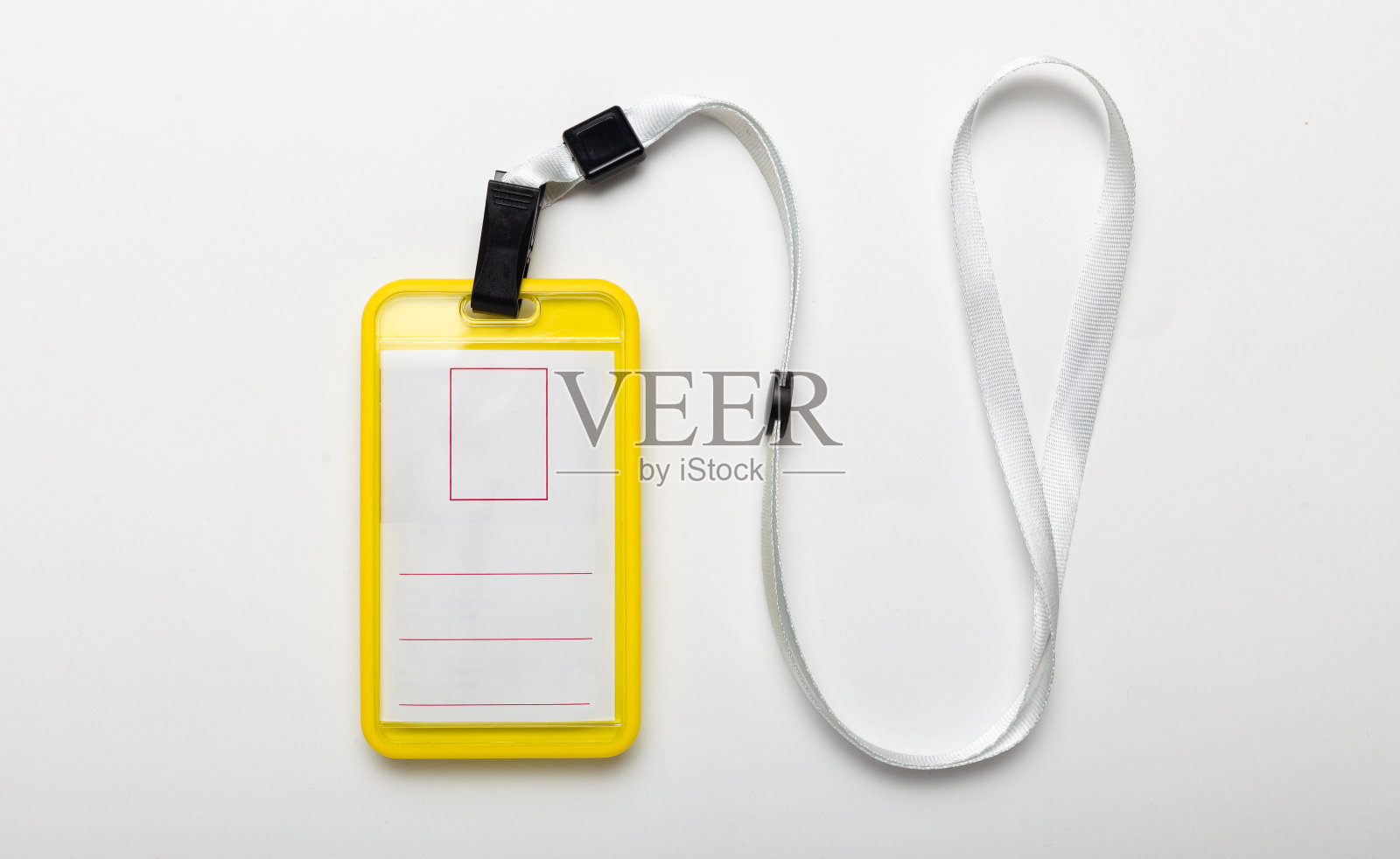 企业名称标签(身份标识)。绳子上的塑料卡片空白。企业访问模板照片摄影图片