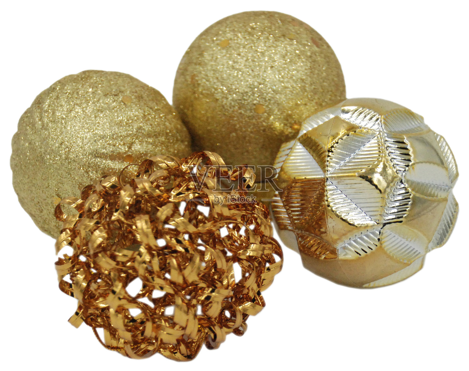 圣诞节和新年的金色玩具冷杉树或任何其他装饰。白色背景上的孤立物体照片摄影图片