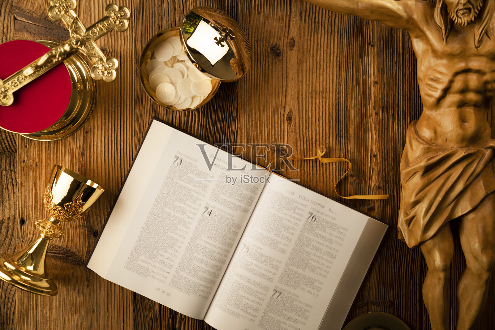 天主教的宗教符号。照片摄影图片