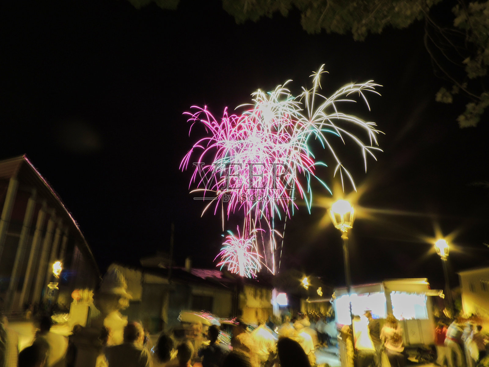 维加德奥庆祝活动上的烟火。阿斯图里亚斯。西班牙照片摄影图片