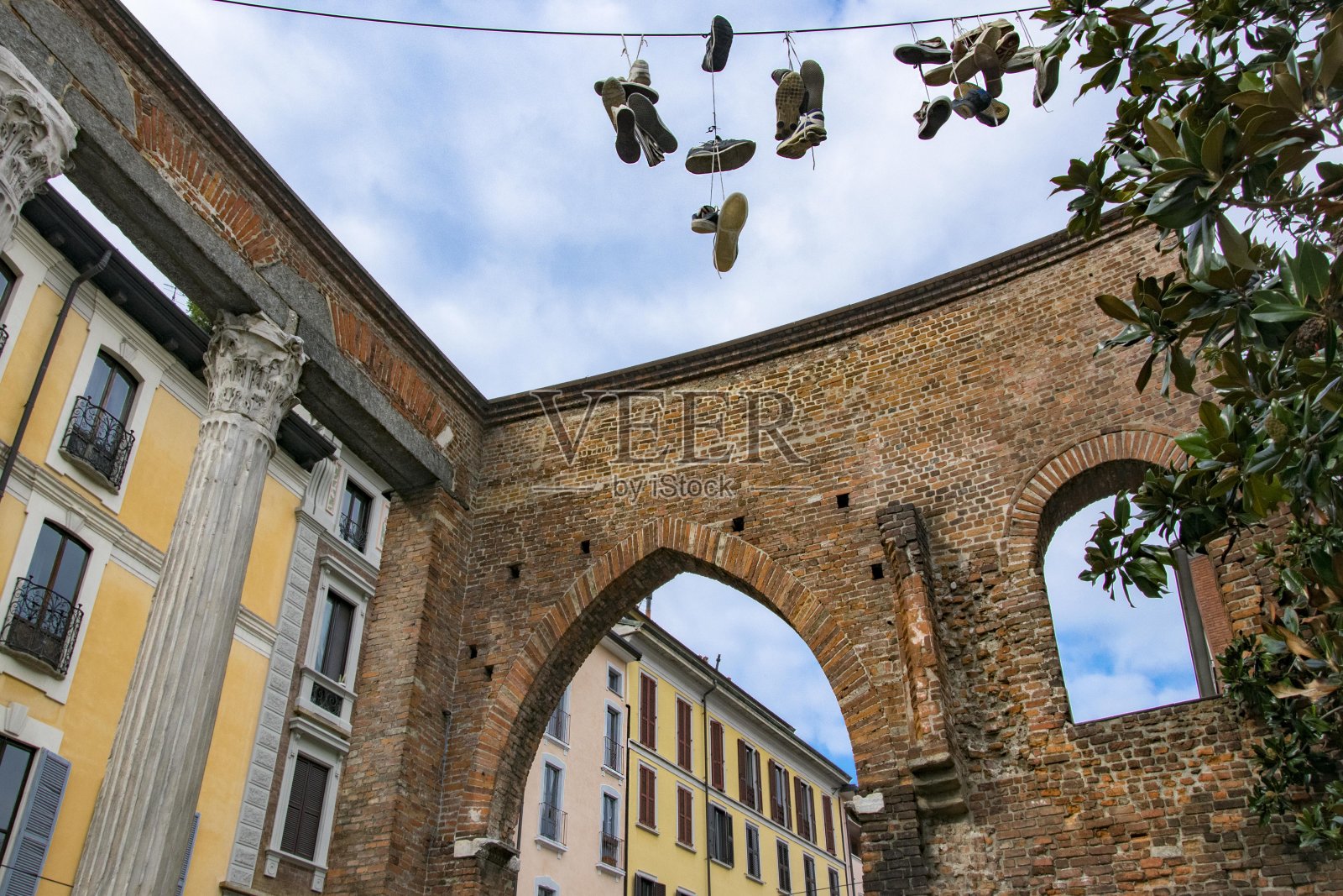 意大利米兰圣洛伦索柱照片摄影图片