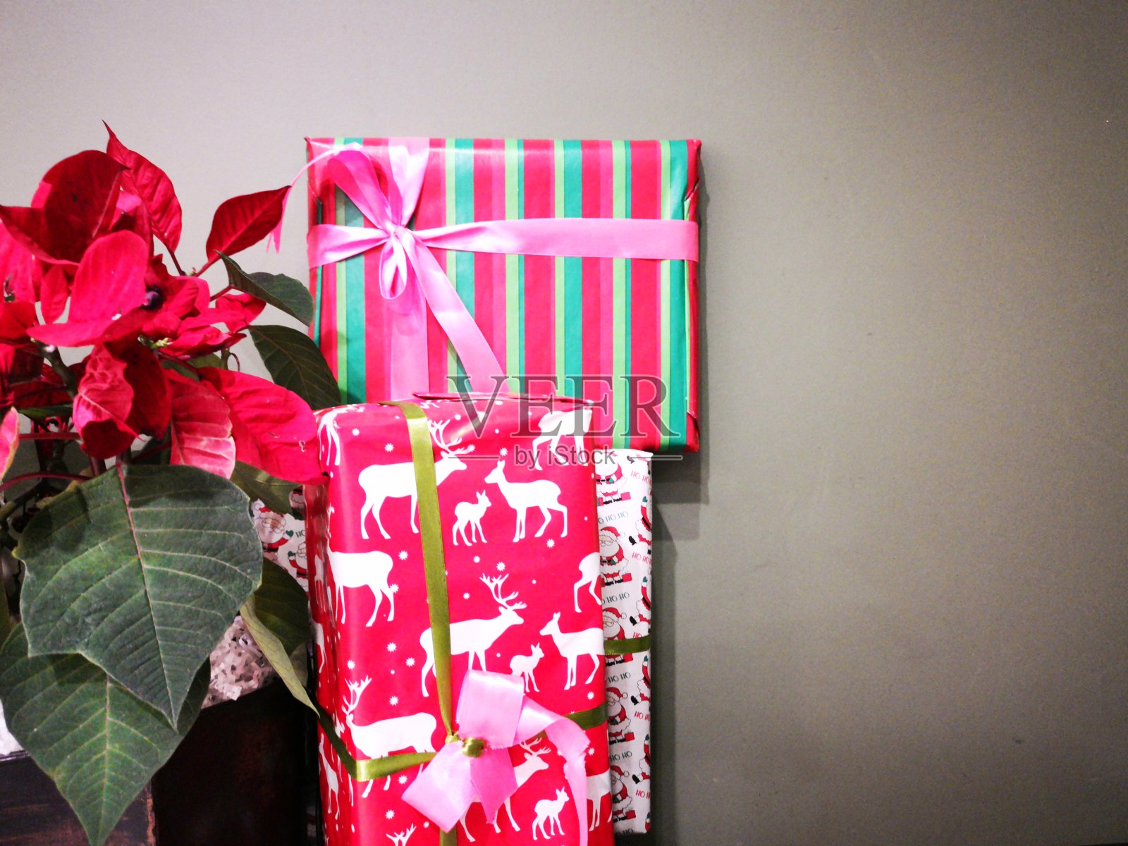 礼物和鲜花照片摄影图片