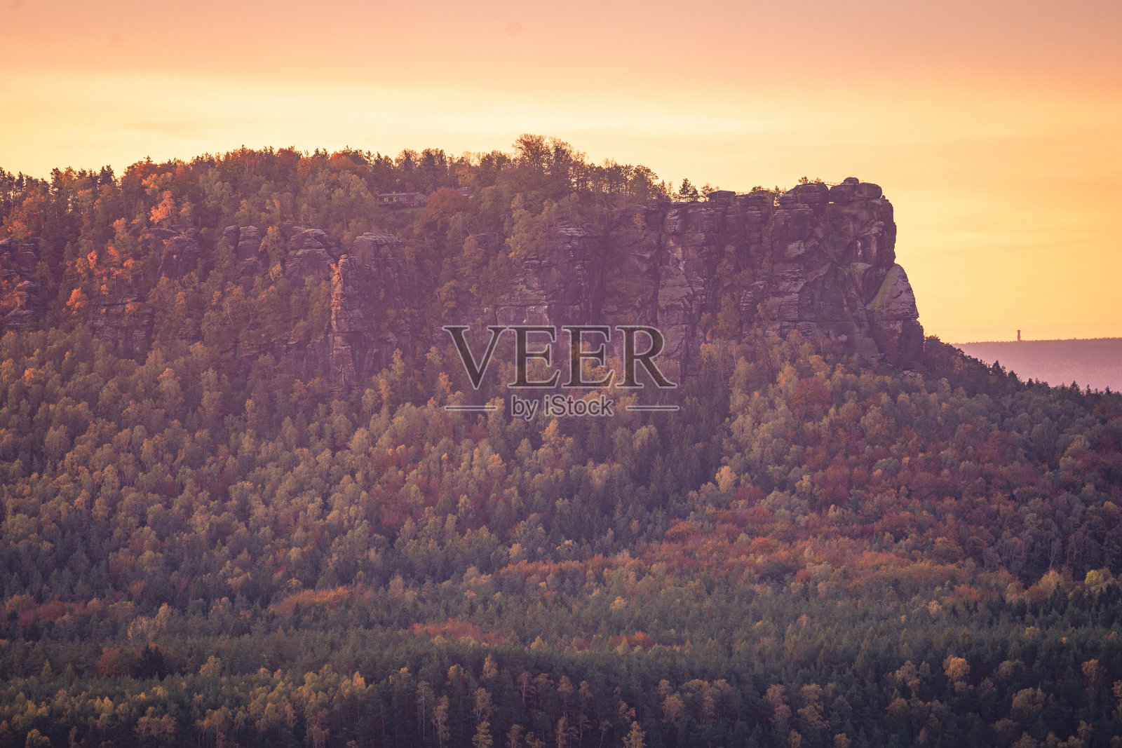 日出时的德国山脉照片摄影图片