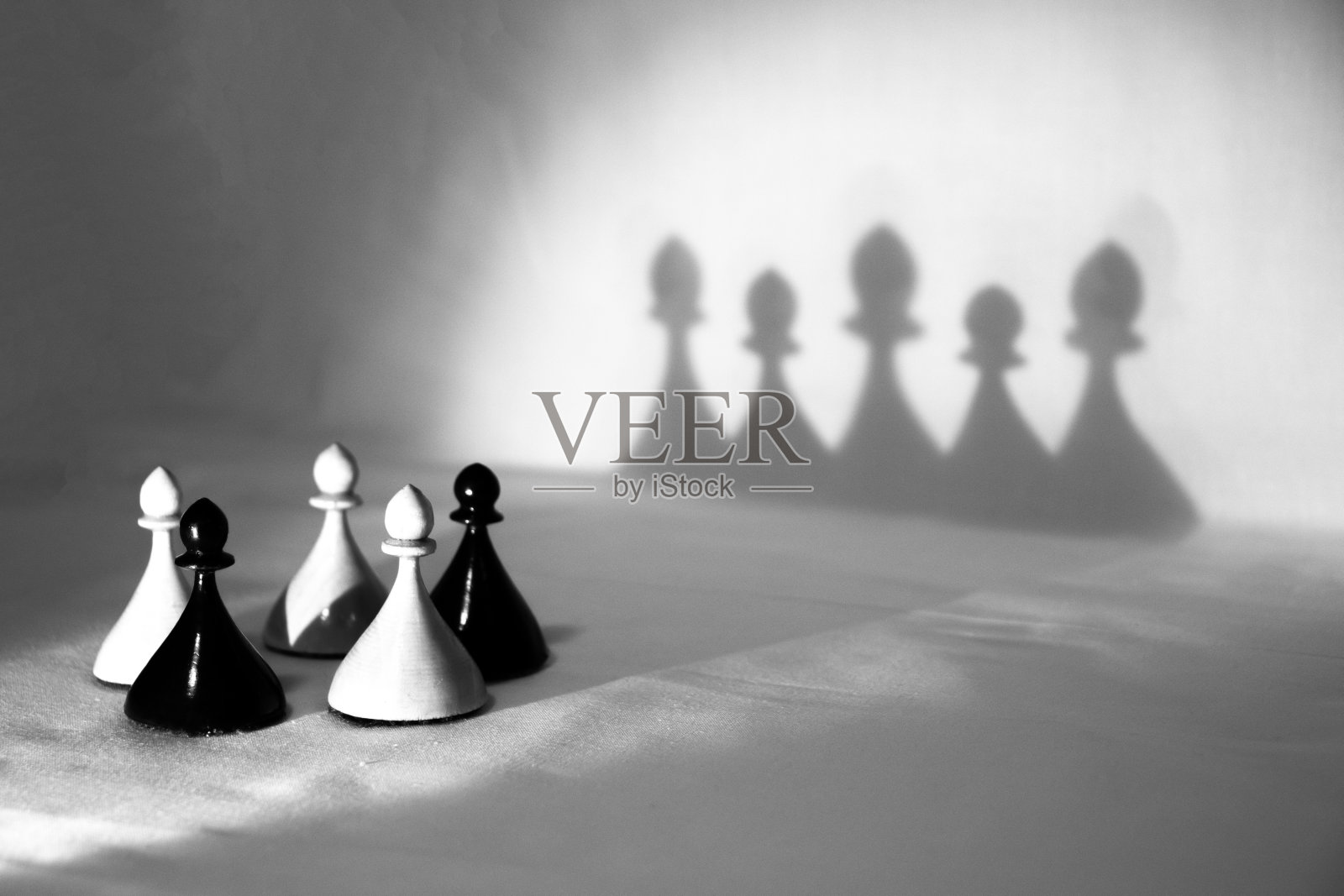 木质棋子照片摄影图片