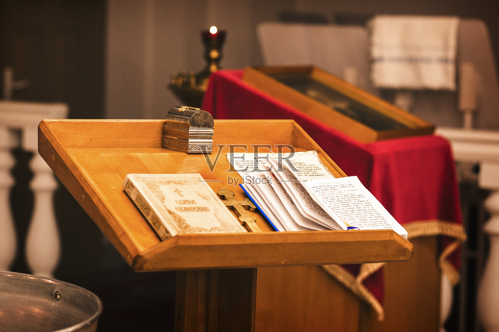 附件为洗礼。十字架。东正教照片摄影图片