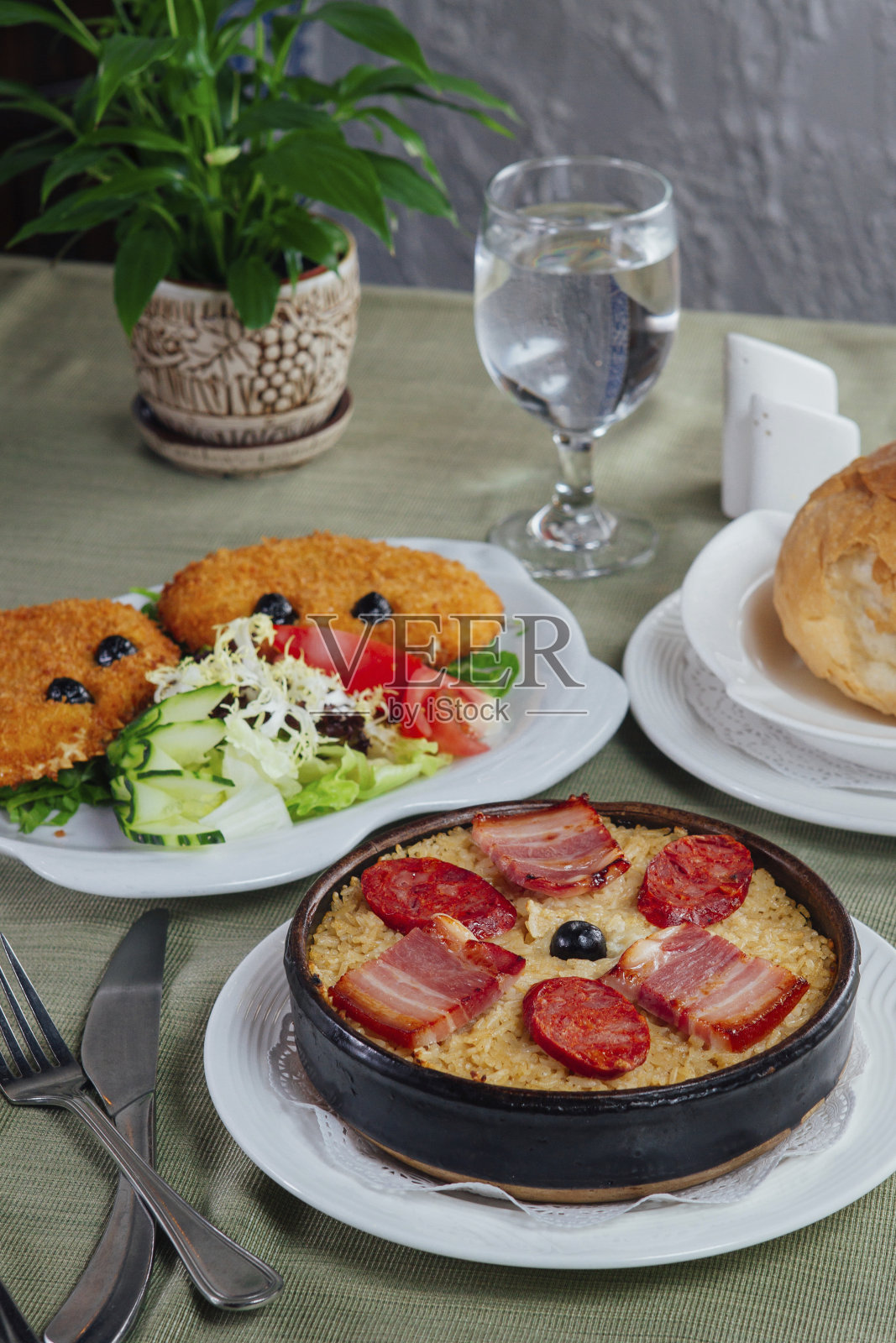 用火锅煮米饭照片摄影图片