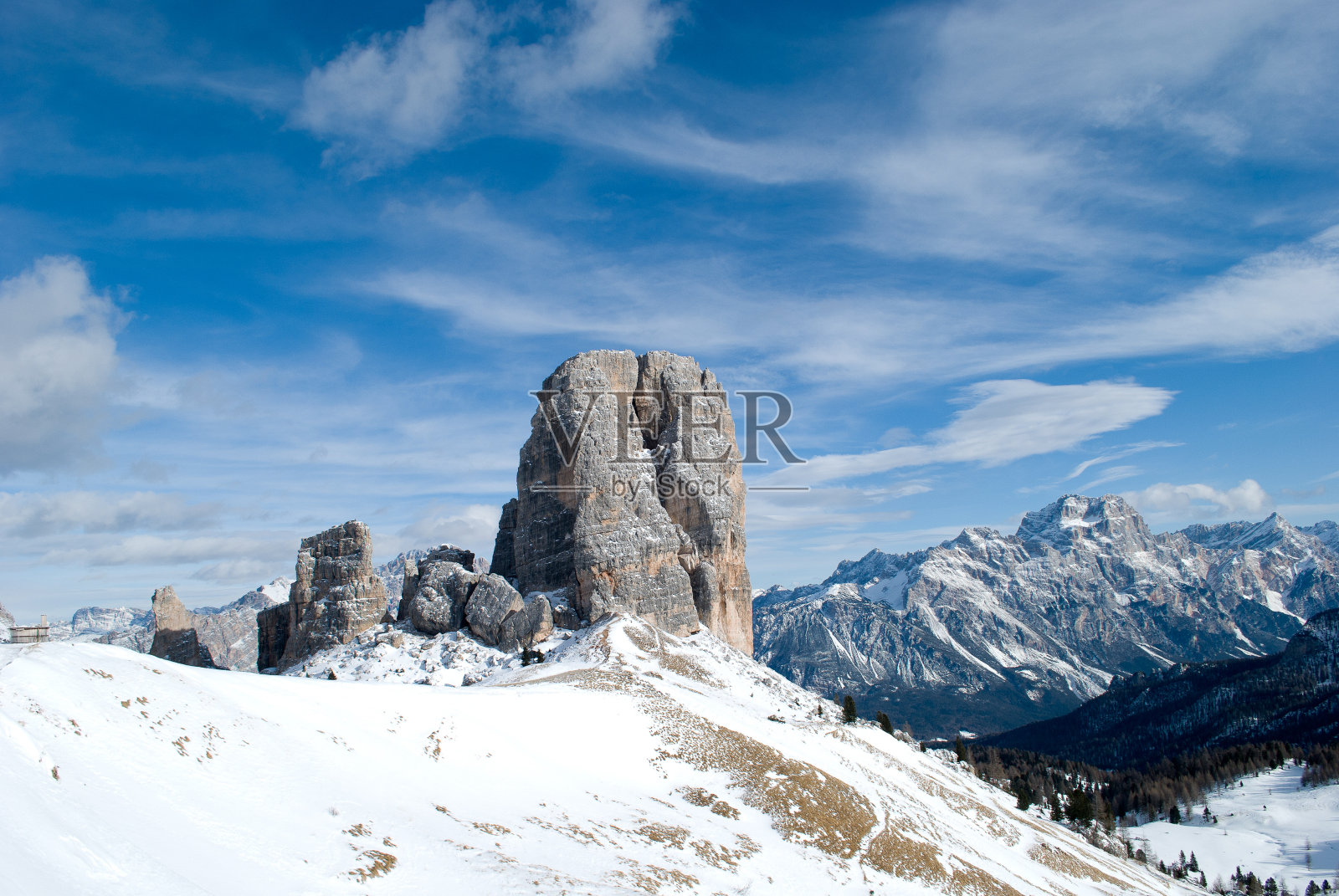 科尔蒂纳丹佩佐多洛米蒂山的美丽五塔照片摄影图片