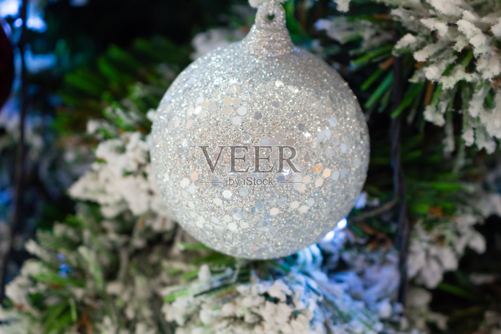 圣诞树装饰圣诞球新年假期的背景照片摄影图片