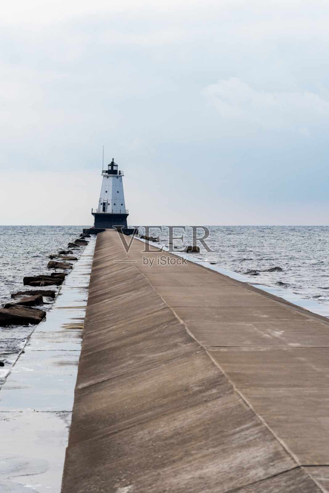 鲁丁顿北码头灯塔照片摄影图片