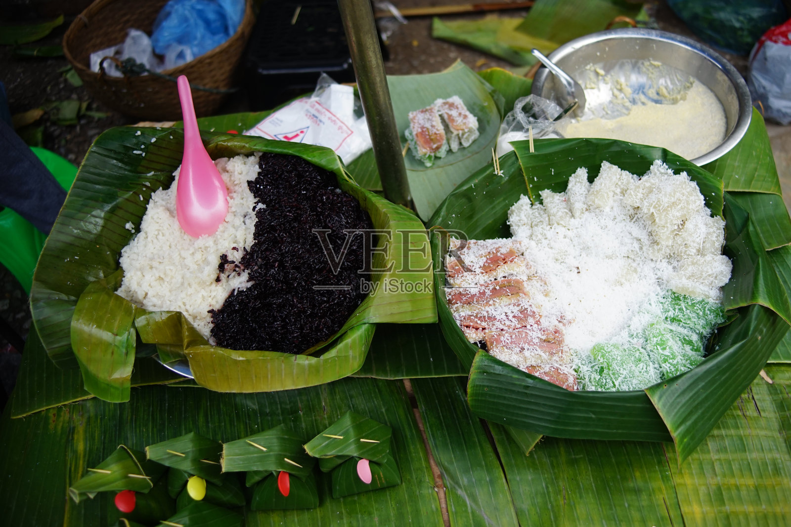琅勃拉邦椰壳甜品。照片摄影图片