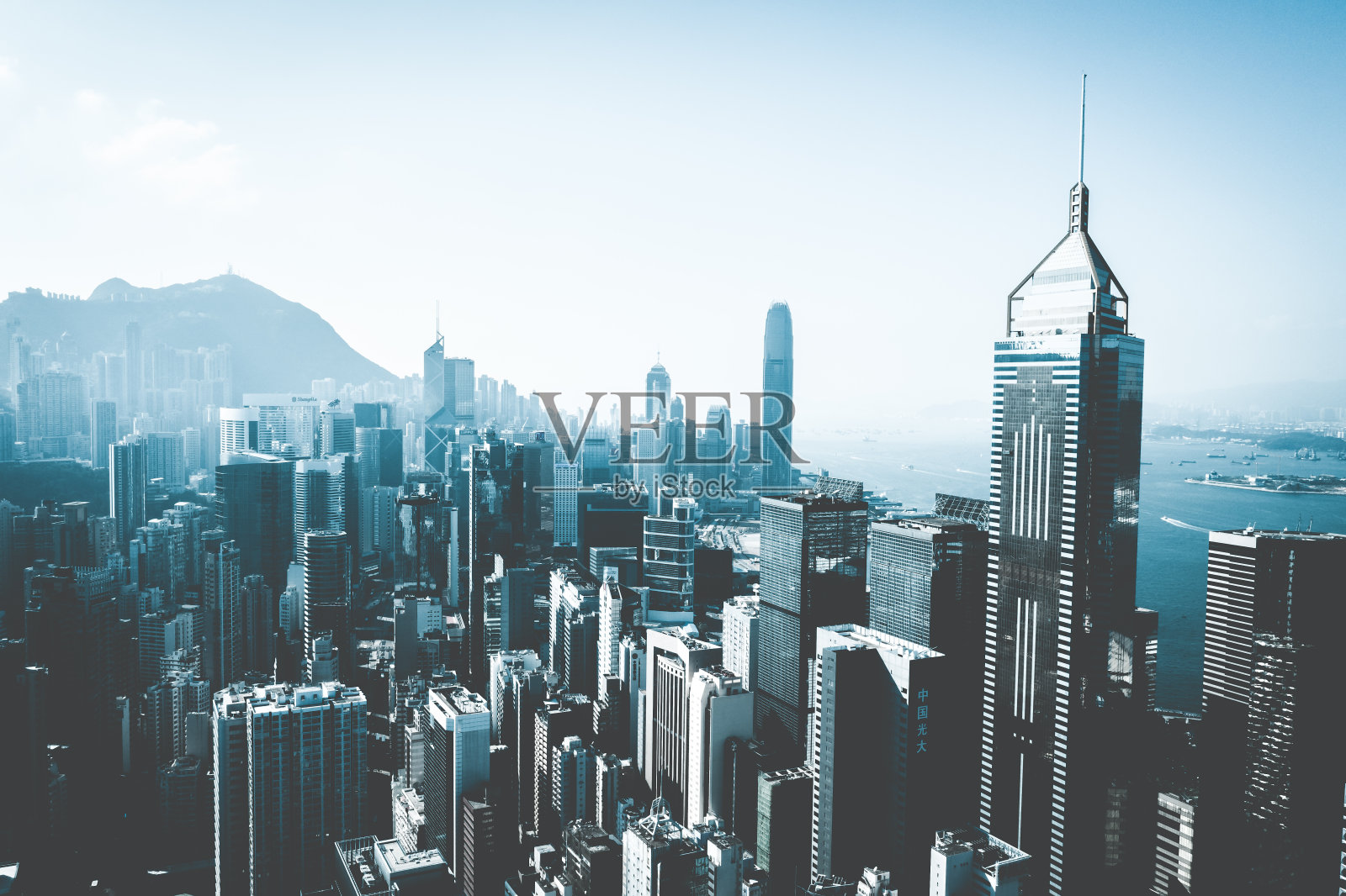 俯瞰中国香港维多利亚港照片摄影图片