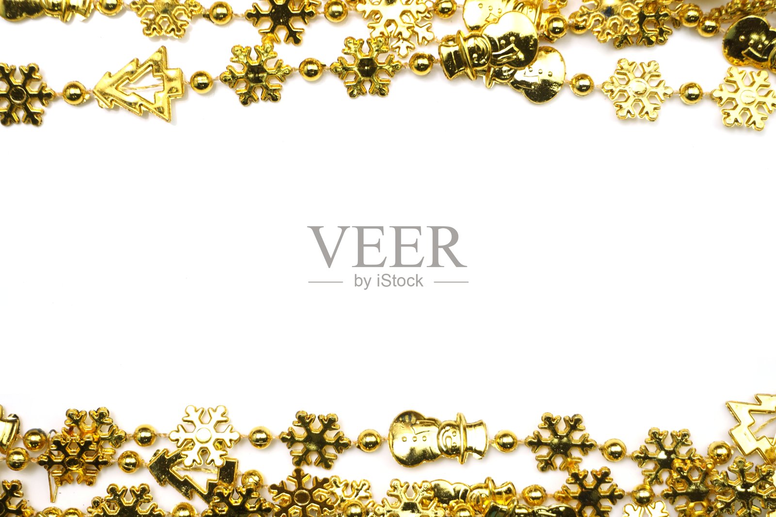 节日背景圣诞花环金色装饰在白色的背景照片摄影图片