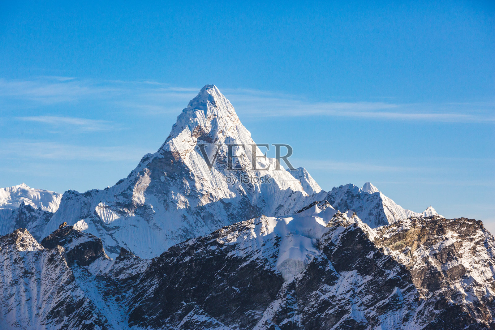 来自帕塔尔山的Ama Dablam view from during Patar Mount。尼泊尔照片摄影图片