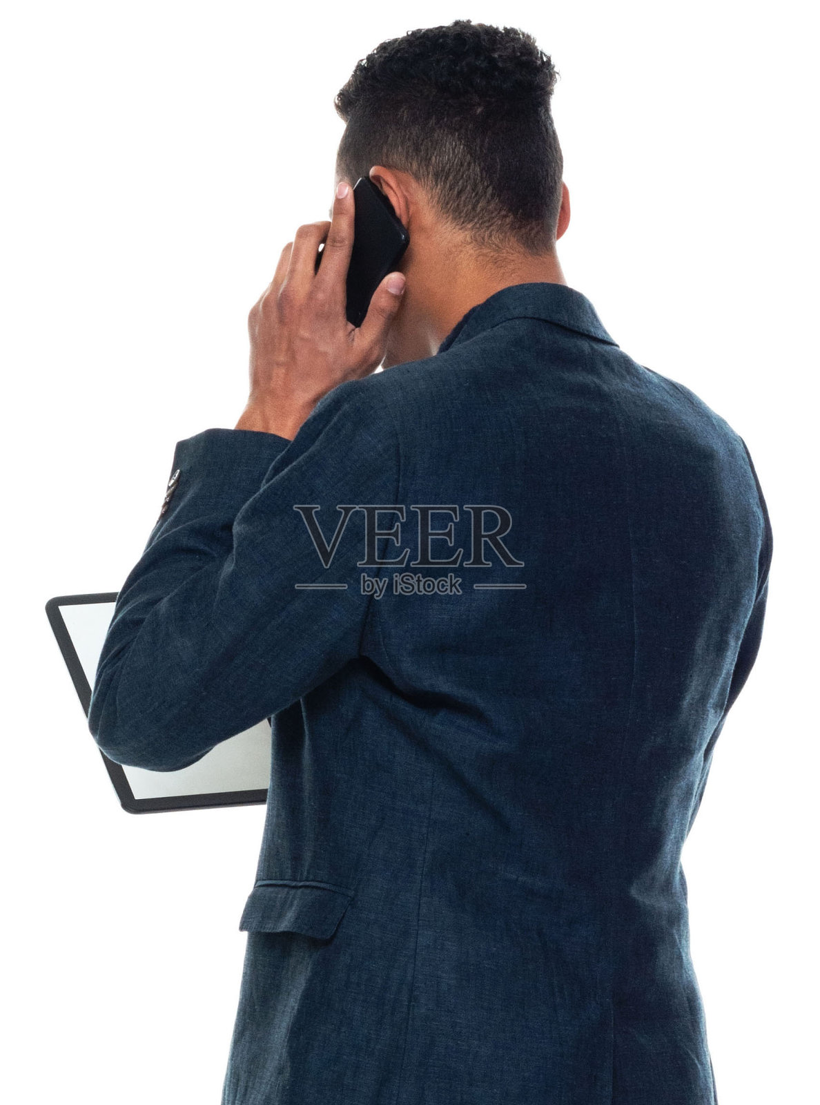 后视图/背面/一人/一人/腰部以上/ 20-29岁的成年人英俊的人的肖像黑色头发/短发非洲裔/非洲裔种族的男性/年轻人商人/商人穿着西装站着照片摄影图片