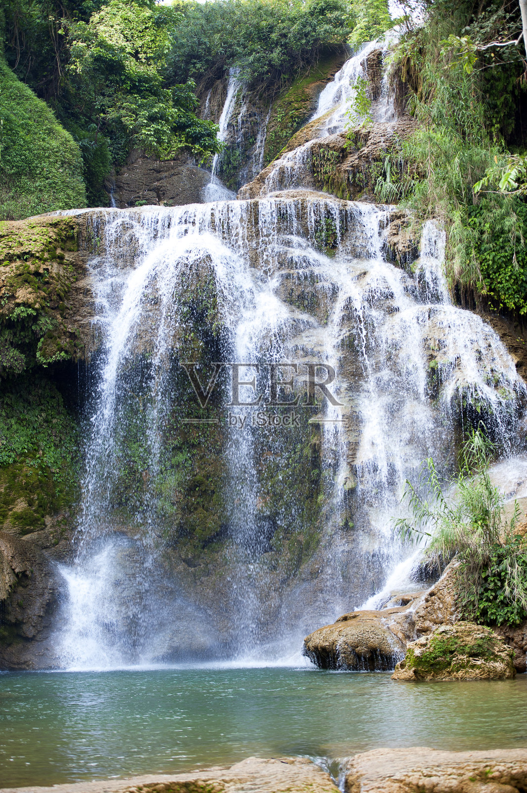 瀑布的水肖像，玉山自然保护区，谭叶山脉，越南照片摄影图片